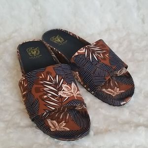 Pinch Montauk Slides